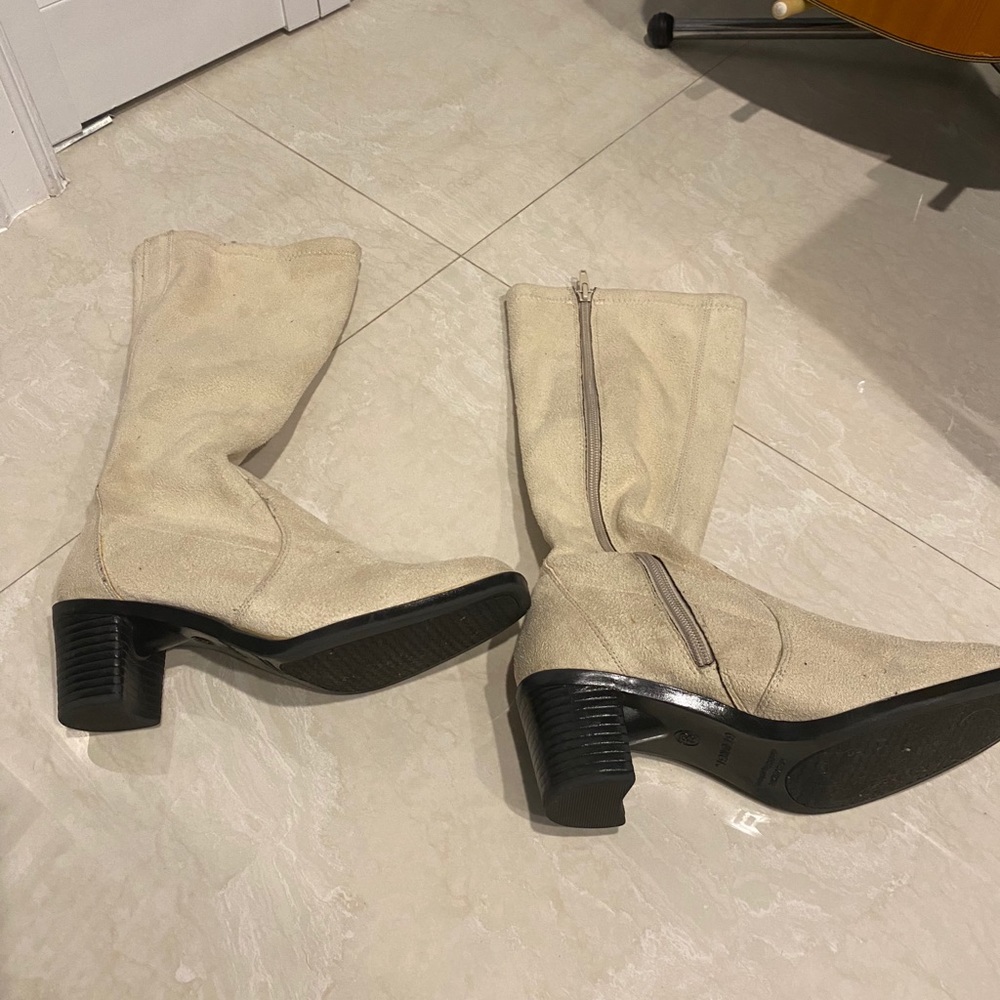 Ladies boots